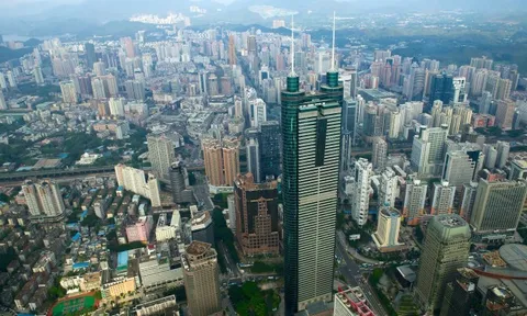 Vì sao Hong Kong bị Thâm Quyến qua mặt?