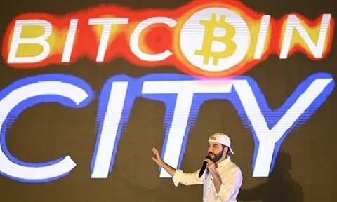 Giá Bitcoin 'rớt thảm', tổng thống El Salvador khuyên các nhà đầu tư 'kiên nhẫn và tận hưởng'