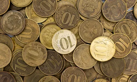 Đồng rúp Nga chạm ngưỡng cao nhất 7 năm so với đô la Mỹ