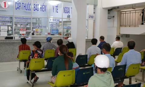 Bệnh nhân khổ sở vì nhà thuốc bệnh viện không đủ thuốc