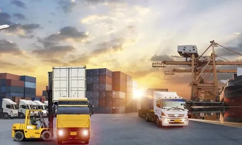 Xuất nhập khẩu “giảm tốc”, cán cân thương mại thâm hụt 1,42 tỷ USD