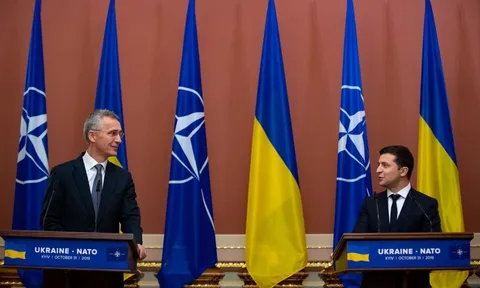 Ukraine từ bỏ gia nhập NATO