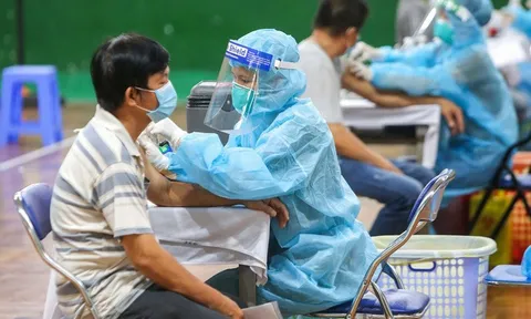 12 tỉnh tỉ lệ tiêm mũi 3 dưới 50%, Bộ Y tế cảnh báo nguy cơ phải hủy bỏ vắc-xin Covid-19