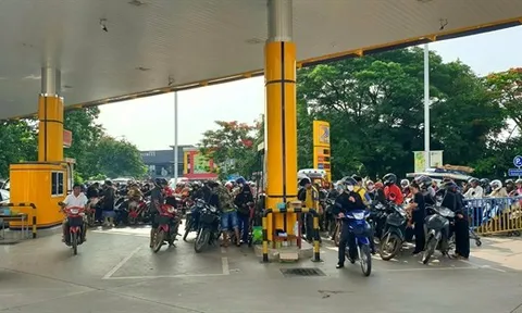 Nỗi lo hơn cả xăng tăng giá ở Lào