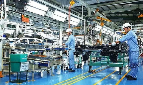 Kinh tế phục hồi mạnh mẽ, GDP quý II bứt tốc, tăng trưởng 7,72%