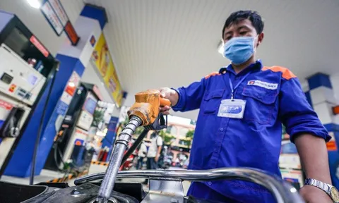 Giá xăng dầu chính thức giảm sau chuỗi ngày tăng liên tiếp