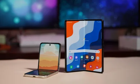 Loạt smartphone màn hình gập đáng chờ đợi cuối năm 2022