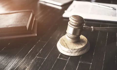 Đơn vị nào có văn bản bị khiếu kiện, người đứng đầu phải hầu tòa