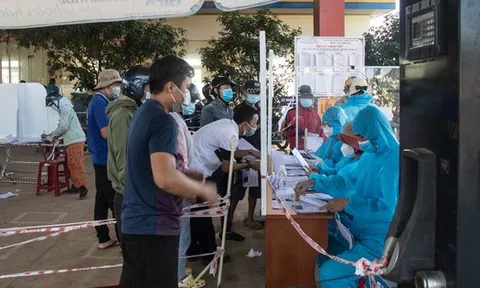 Kon Tum: Hoàn trả không được 5,3 tỉ đồng tiền chênh lệch xét nghiệm COVID-19