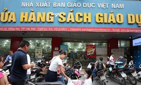 Vì sao người đứng đầu NXB Giáo dục Việt Nam bị kỷ luật cảnh cáo?