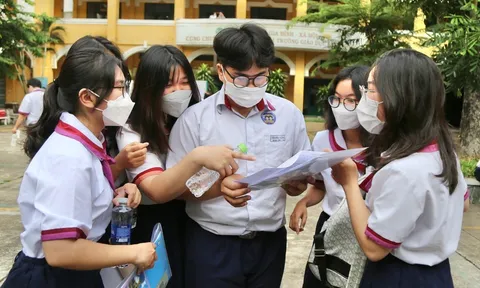 Hơn 1 triệu thí sinh bước vào môn thi ngữ Văn của kỳ thi tốt nghiệp