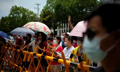 Thế giới căng mình đón sóng Covid-19 mới