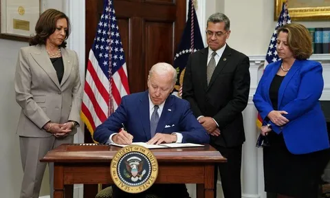 Tổng thống Biden ký sắc lệnh bảo vệ quyền phá thai cho phụ nữ Mỹ