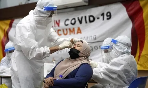 Thế giới đứng trước làn sóng dịch Covid-19 mới