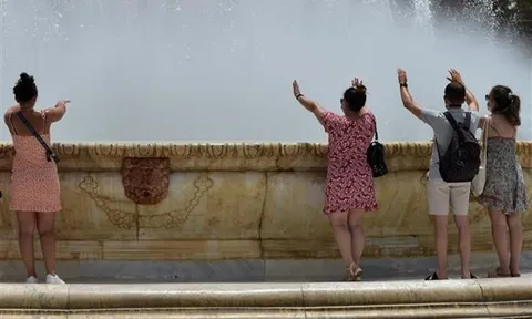 Châu Âu: Nắng nóng nghiêm trọng bất thường, nhiều nước đưa ra cảnh báo