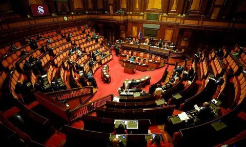 Chính phủ Ý nguy cơ sụp đổ