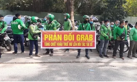 Grab thu 'phí nắng nóng': Khách hàng sẽ quyết định sự sống còn của thương hiệu