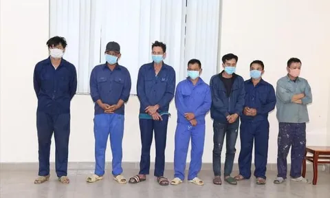 Đường dây buôn lậu 204 triệu lít xăng: Vì sao không xử lý hình sự tội đưa hối lộ?