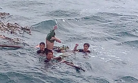 4 ngư dân Bình Thuận sống sót trong nhiều ngày trôi dạt trên biển thế nào?