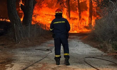 Cháy rừng, nắng nóng tiếp diễn ở nhiều nơi