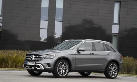 Triệu hồi hơn 1.000 xe Mercedes GLC do lỗi hệ thống điện
