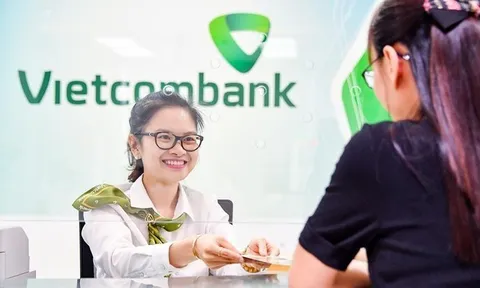 Lập kỷ lục bao phủ nợ xấu, Vietcombank lấy lại 'ngôi vương' lợi nhuận từ VPBank
