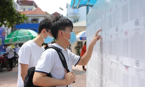 Hàng loạt trường 'hot' công bố điểm sàn xét tuyển