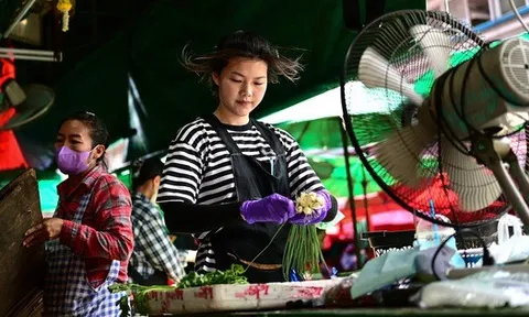 Thái Lan đối mặt khủng hoảng nợ hộ gia đình