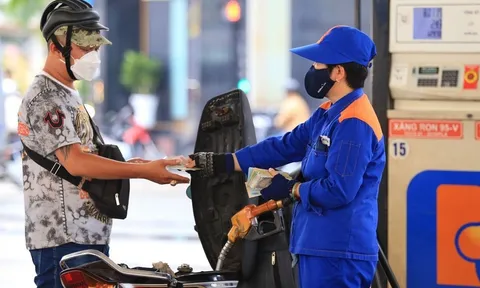 Giá dầu hạ nhiệt trước kịch bản khó lường