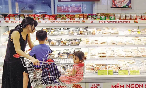 Hàng hóa vẫn đắt đỏ dù giá xăng dầu hạ nhiệt