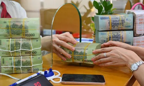 Ngân hàng đua tăng lãi suất, gửi tiền ở đâu nhận lãi cao nhất?