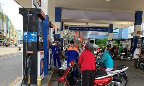 Giá xăng nhập rớt về mốc 22.000 đồng/lít