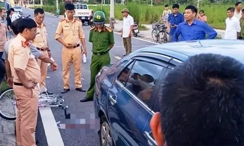 Thầy dạy lái ngồi uống nước, học viên tông chết người: Ai chịu trách nhiệm?