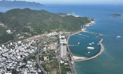 Ngân hàng rao bán khách sạn 'khủng' ở Khánh Hòa để thu hồi nợ vay