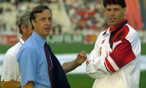 Nợ đầm đìa, Barcelona hành xử giống… mafia