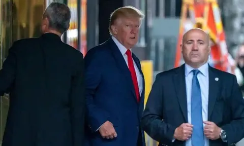 Bộ Tư pháp Mỹ công khai lí do FBI đột kích nhà ông Trump