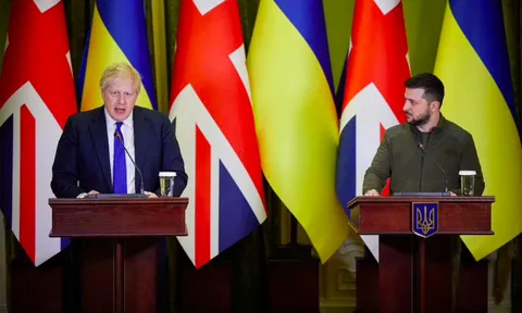 Tình hình Ukraine: Tổng thống Zelensky họp kín, Anh sắp dừng viện trợ cho Kiev?