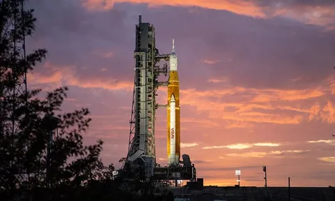 Trục trặc nào khiến NASA phải hoãn phóng tên lửa Artemis 1?