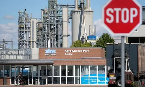 Khủng hoảng năng lượng: 'Tự bóp nghẹt', nhiều 'ông lớn' ngành công nghiệp lần lượt đóng cửa, lối thoát nào cho châu Âu?