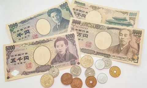 'Phớt lờ' cảnh báo của chính phủ, đồng Yen chạm đáy, có thể giảm tới mức nào?