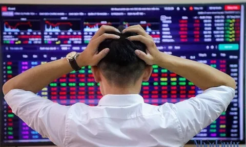 Lý do cổ phiếu ngân hàng chìm trong sắc đỏ dù được nới room