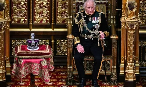 Vua Charles III của Anh được tấn phong