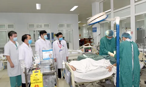 Thêm bệnh viện lớn 'kêu cứu' cạn thuốc, Thứ trưởng Bộ Y tế nói gì?