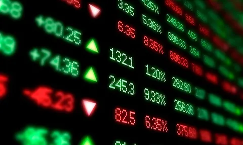 Nhiều cổ phiếu ngân hàng, chứng khoán bật xanh, giới đầu tư vẫn cảnh giác