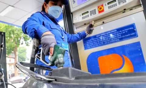Giá xăng dầu giảm từ chiều nay, có loại giảm gần 2.000 đồng mỗi lít