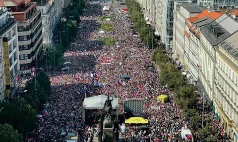 Biểu tình lan rộng ở châu Âu phản đối sức ép giá cả