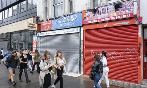 Nước Anh chìm sâu vào nợ nần