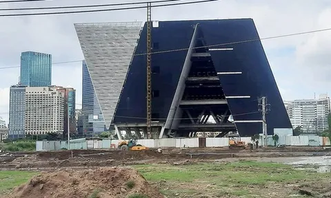 Ì ạch công trình Trung tâm Triển lãm quy hoạch TPHCM