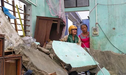 Hàng ngàn căn nhà hư hỏng vì bão số 4