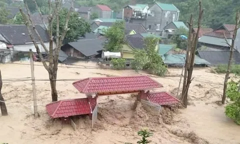 Mưa lớn và lũ quét hơn 7.832 hộ dân ở huyện Kỳ Sơn mất điện